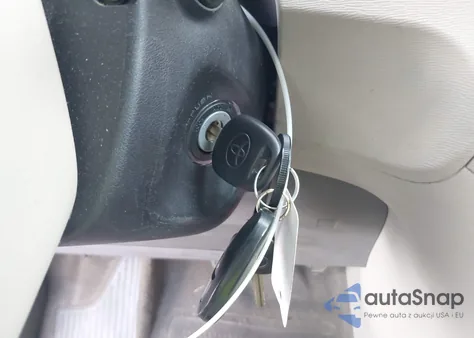 2014 Toyota Sienna Le V6 8 Passenger z USA, uszkodzony, nr VIN 5TDKK3DC3ES438458